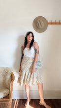 Load image into Gallery viewer, Vintage floral skirt

