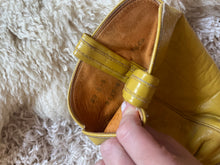 Load image into Gallery viewer, Vintage Tony Lama cowboy boots 8.5
