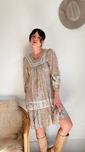 Load image into Gallery viewer, Vintage 70s floral dress
