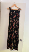 Load image into Gallery viewer, Vintage 90s floral dress
