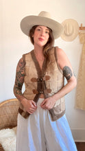 Load image into Gallery viewer, Vintage leather sherpa patchwork vest
