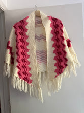 Load image into Gallery viewer, Vintage fringe shawl
