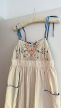 Load image into Gallery viewer, Vintage 70s embroidered maxi
