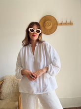 Load image into Gallery viewer, Vintage cotton blouse
