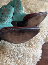 Load image into Gallery viewer, Vintage turquoise two toned boots
