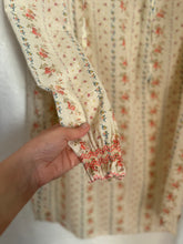 Load image into Gallery viewer, Vintage 1970s floral mini
