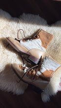 Load image into Gallery viewer, Vintage cowhide roper boots size 6
