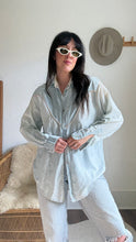 Load image into Gallery viewer, Vintage denim pearl snap
