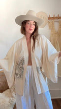 Load image into Gallery viewer, Vintage silk Haori kimono
