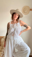 Load image into Gallery viewer, Vintage cotton lace top
