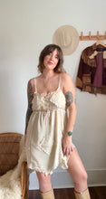 Load image into Gallery viewer, Antique silk lace step in
