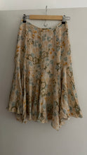 Load image into Gallery viewer, Vintage floral skirt
