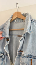 Load image into Gallery viewer, Vintage 90s denim jacket
