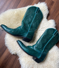 Load image into Gallery viewer, Vintage green cowboy boots
