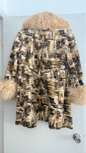 Load image into Gallery viewer, Vintage 1960s/70s tapestry coat
