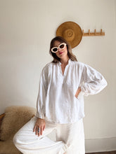 Load image into Gallery viewer, Vintage cotton blouse
