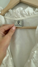 Load image into Gallery viewer, Vintage ruffle top
