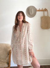 Load image into Gallery viewer, Vintage 1970s floral mini
