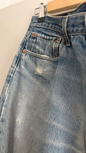 Load image into Gallery viewer, Vintage 80s/90s 501 Levis
