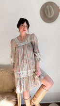 Load image into Gallery viewer, Vintage 70s floral dress
