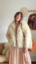Load image into Gallery viewer, Vintage shearling hooded coat
