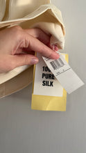 Load image into Gallery viewer, Vintage silk vest
