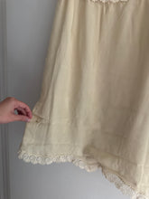 Load image into Gallery viewer, Antique silk lace step in
