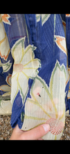 Load image into Gallery viewer, Vintage kimono
