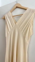 Load image into Gallery viewer, 1930s cream silk dress
