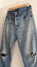 Load image into Gallery viewer, Vintage 80s/90s 501 Levis
