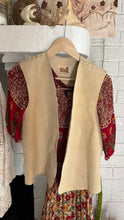 Load image into Gallery viewer, Vintage suede leather vest
