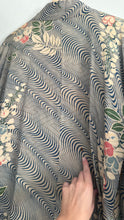 Load image into Gallery viewer, Vintage Silk Haori
