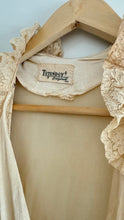 Load image into Gallery viewer, Vintage 1930s dressing gown
