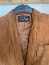 Load image into Gallery viewer, Vintage 70s suede blazer
