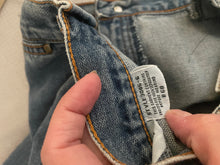 Load image into Gallery viewer, Vintage Brittania jeans
