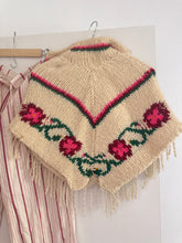 Load image into Gallery viewer, Vintage floral poncho
