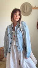Load image into Gallery viewer, Vintage 90s denim jacket
