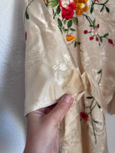 Load image into Gallery viewer, Vintage 1940s silk brocade kimono
