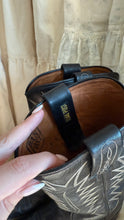 Load image into Gallery viewer, Vintage cowboy boots women’s 8.5

