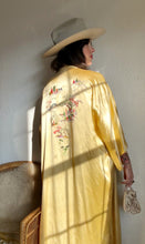 Load image into Gallery viewer, Vintage gold kimono

