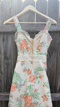 Load image into Gallery viewer, Vintage 70s floral dress

