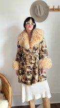 Load image into Gallery viewer, Vintage 1960s/70s tapestry coat
