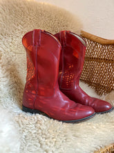 Load image into Gallery viewer, Vintage Cherry red boots- size 8
