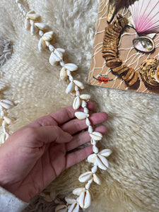 Vintage shell necklaces (2)