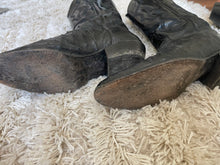 Load image into Gallery viewer, Vintage Justin’s black ostrich boots 8.5
