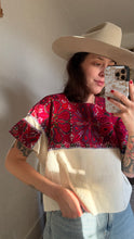 Load image into Gallery viewer, Vintage cropped blouse
