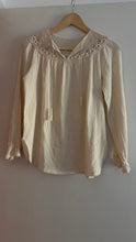 Load image into Gallery viewer, Vintage 70s gauze blouse
