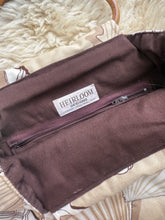 Load image into Gallery viewer, Vintage shell purse

