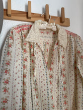 Load image into Gallery viewer, Vintage 1970s floral mini
