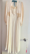 Load image into Gallery viewer, Vintage 1930s dressing gown set
